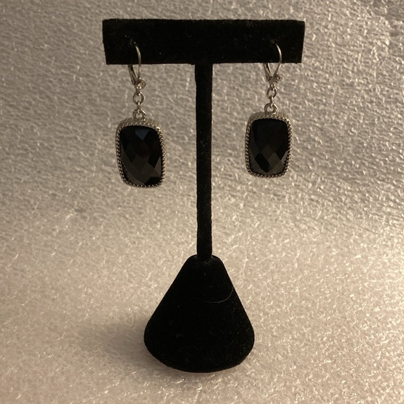 NWOT - Silvertone Lever Back Black Rectangular Stone & Crystal Drop Earring - Picture 6 of 9